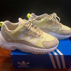 Women’s Adidas ZX  22 BOOST sneakers 7